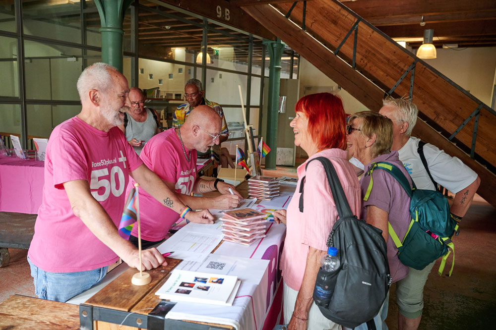Roze 50Plus 'Ik ben wie ik ben!'